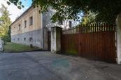 Prodej původní zemědělské usedlosti s rozlehlým pozemkem 7.809 m2, Praha 10 - Královice, cena 18600000 CZK / objekt, nabízí OAK real s.r.o.